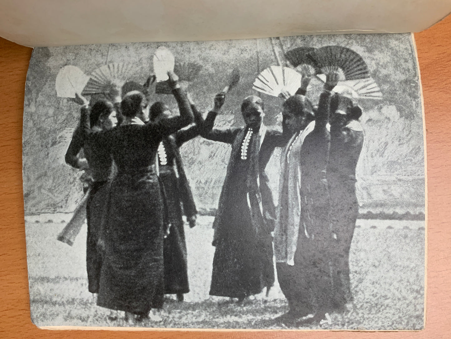 Indochine - Haute région - 36 images instantanées - Cresson - Hanoi - 1942