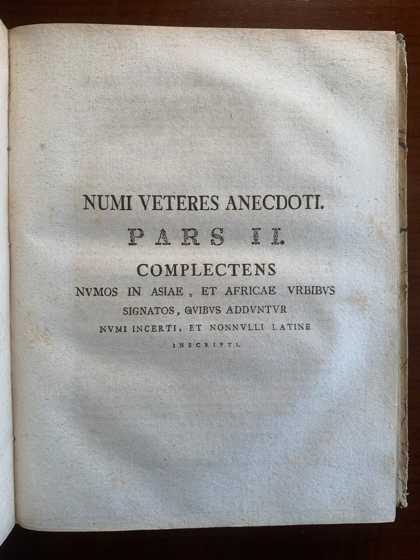 Numi veteres anecdoti ex Museis Caesareo Vindobonensi, Florentino Magni ducis Etruriae, Granelliano nunc Caesareo, Vitzaino, Festeticsiano, Savorgnano Veneto, aliisque.  Collegit, et animaduersionibus illustravit - Josephus Eckhel - 1775