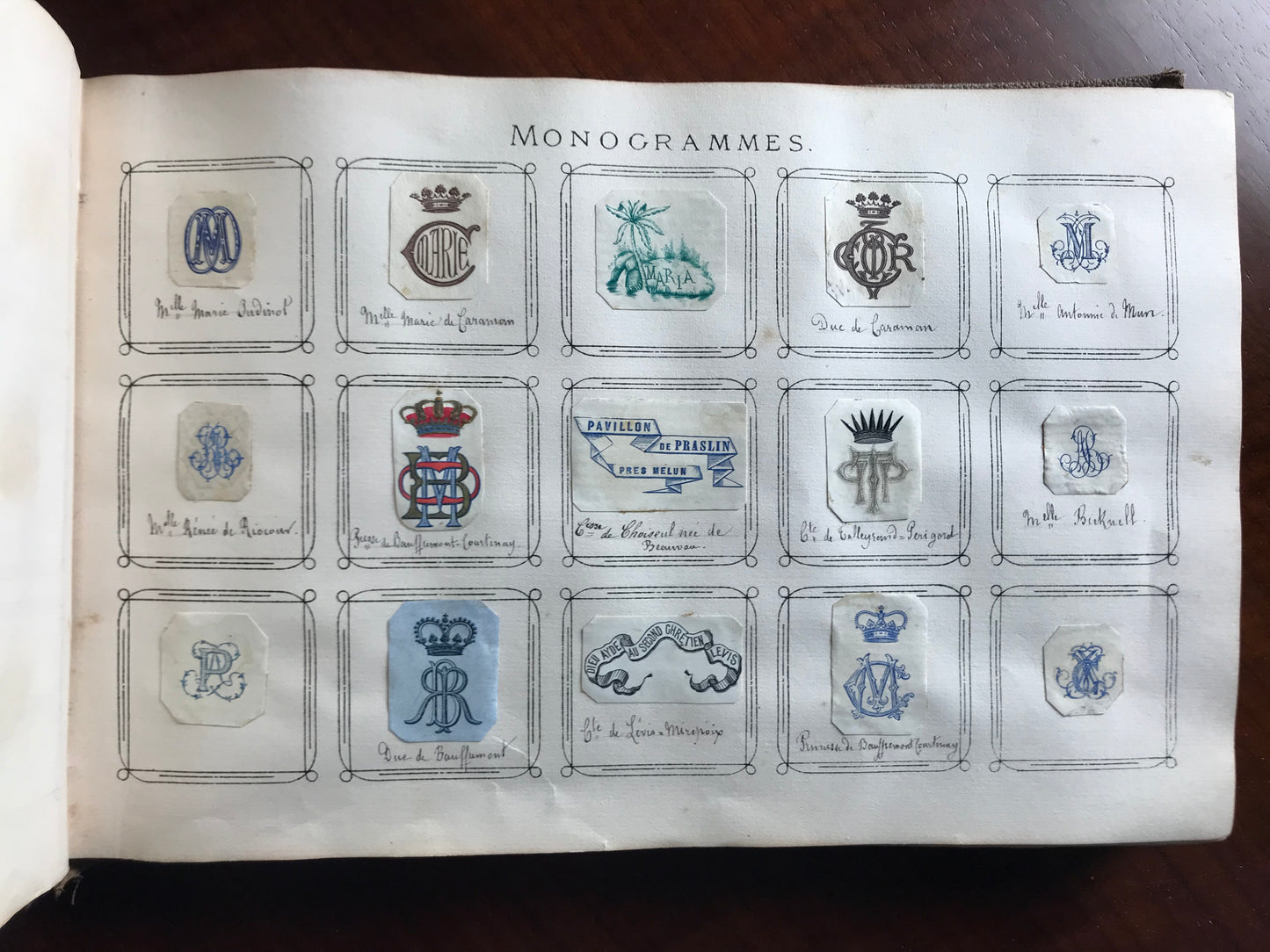 Album de Monogrammes et Autographes - Personnalités historiques de la Noblesse - c 1900