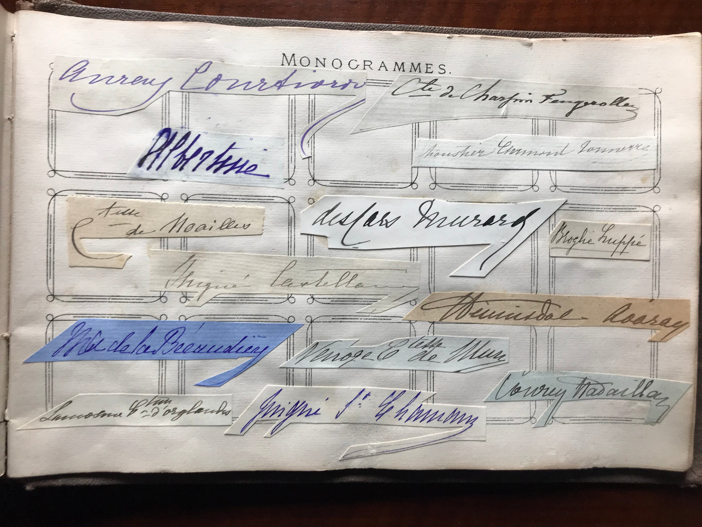 Album de Monogrammes et Autographes - Personnalités historiques de la Noblesse - c 1900