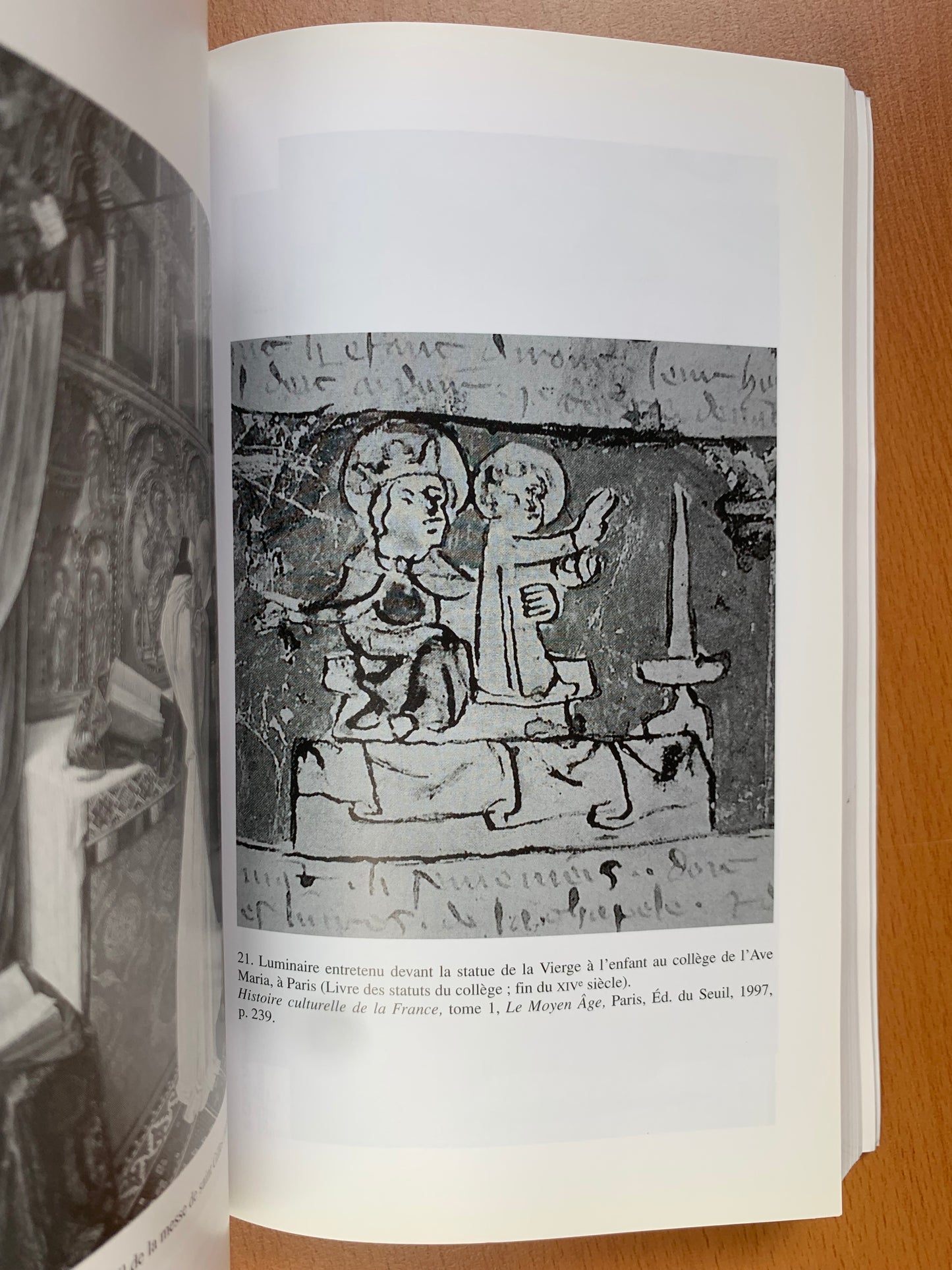 Fiat Lux - Lumière et luminaires dans la vie religieuse du XIIIe au XVIe siècle - Catherine Vincent - 2004