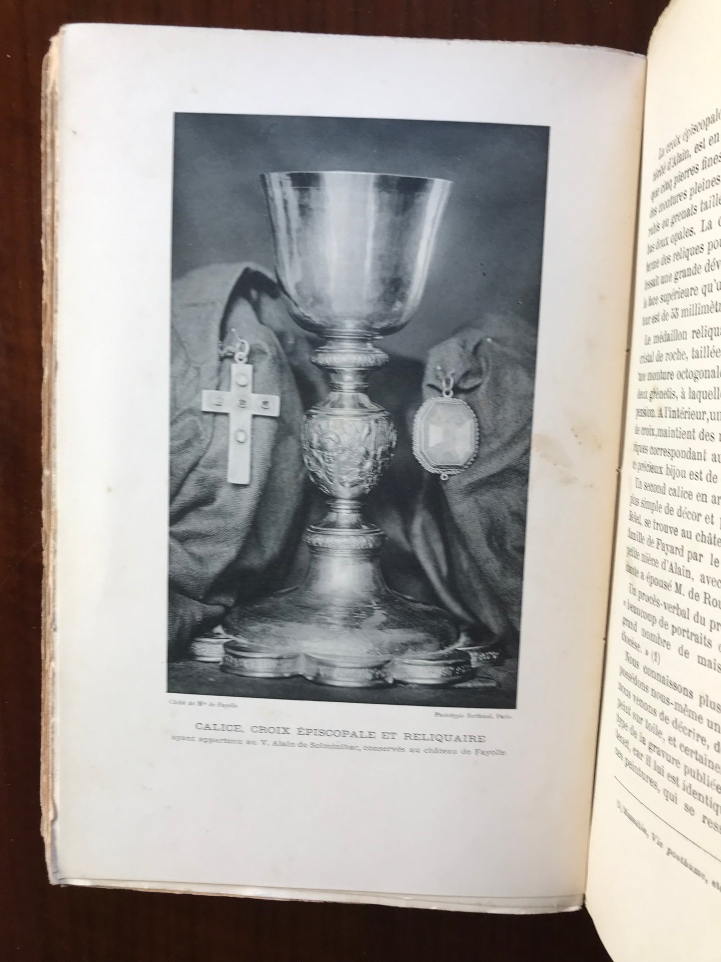 La famille et les origines du vénérable Alain de Solminihac - Généalogie par le Comte de Saint Saud (envoi autographe) et Paul Huet - Etude critique, historique et archéologique par le Marquis de Fayolle - 1905