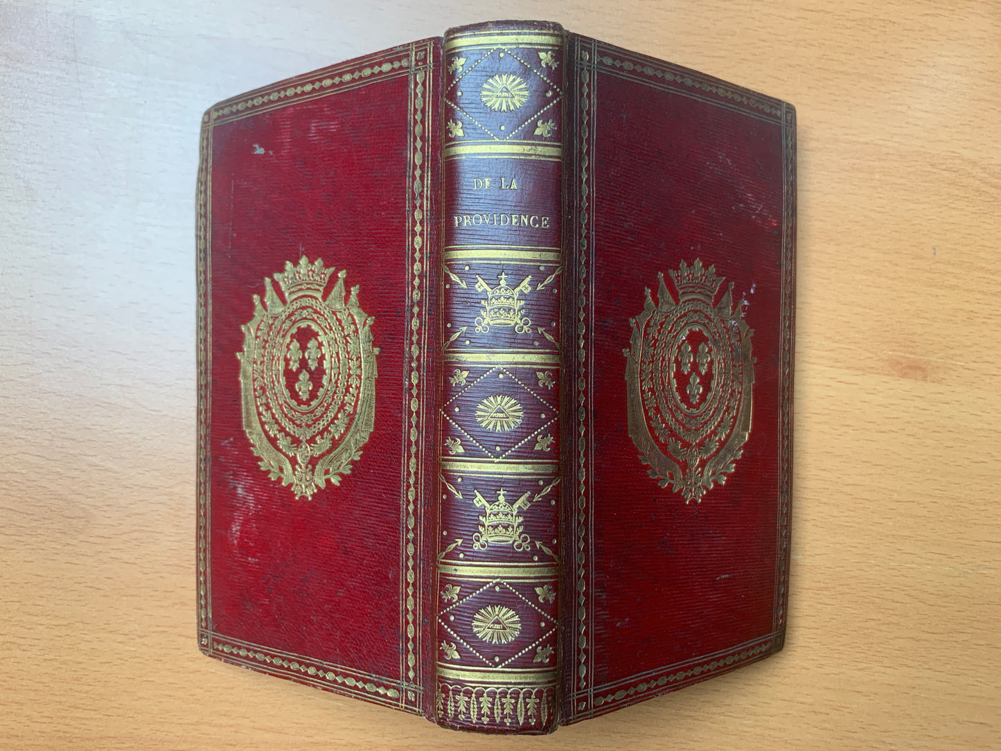 Reliure aux armes du Comte d'Artois futur Charles X - La providence faisant tout pour le bonheur des hommes Trenqualye - 1816