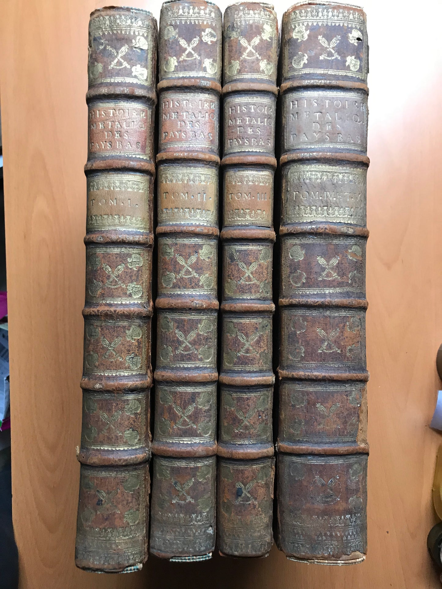 Metallic history of the 17th provinces of the Netherlands - From the abdication of Charles V to the peace of Baden in 1716 - First French edition translated from the Dutch of Mr. Gerard Van Loon - Binding with the Arms of Chancellor d'Aguesseau - 1732